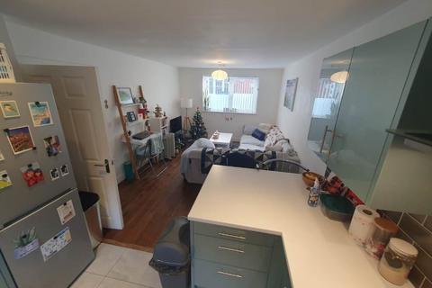 1 bedroom flat to rent, Newfoundland Court, , Heath