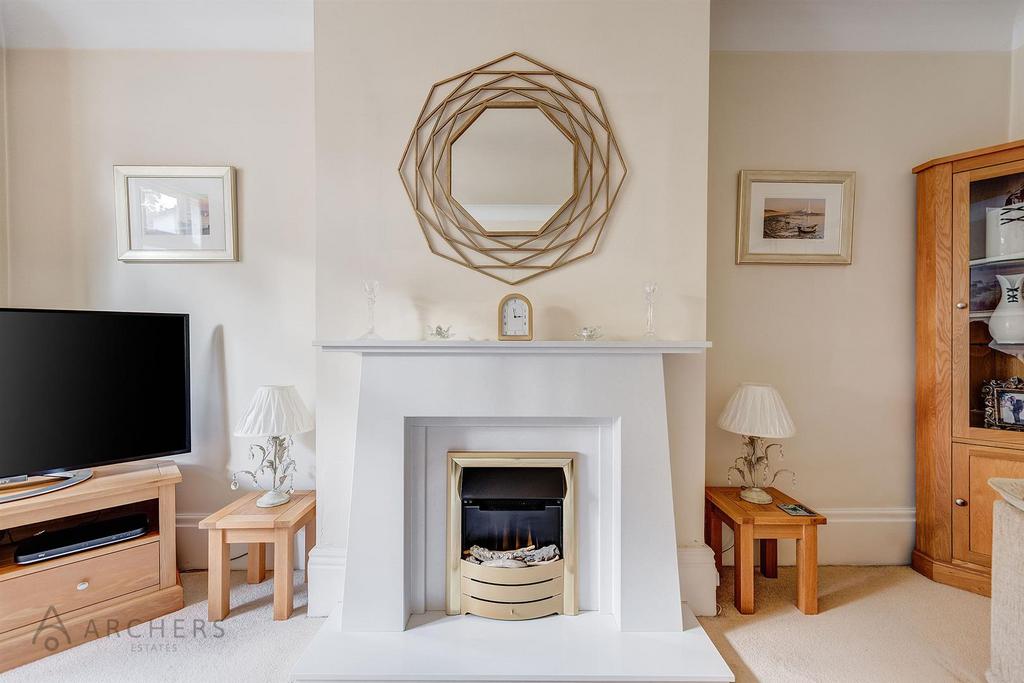 92 Westbourne Road(Interior)-5.jpg