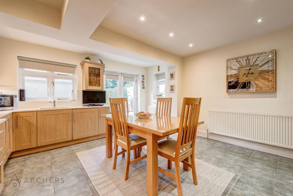 92 Westbourne Road(Interior)-12.jpg