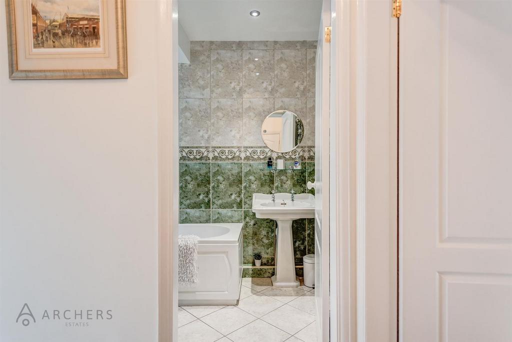92 Westbourne Road(Interior)-23.jpg