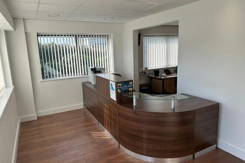 Industrial development to rent, A1a-A1b Snape Ln Doncaster DN11 8BZ