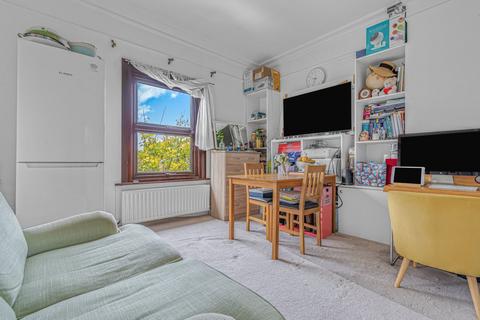 1 bedroom apartment for sale, 39 Leacroft, Surrey, STAINES-UPON-THAMES, TW18