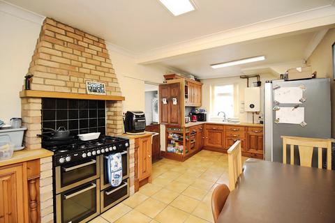 3 bedroom semi-detached house for sale, Glenhills Boulevard, Leicester, LE2