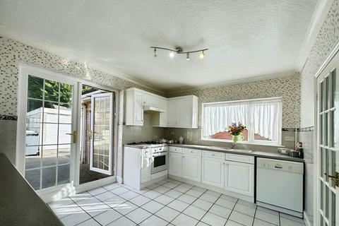 3 bedroom detached bungalow for sale, Birch Avenue, Swadlincote DE11