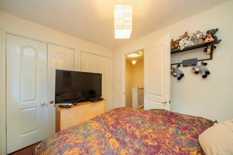 undefined, Barton Close, Hendon NW4