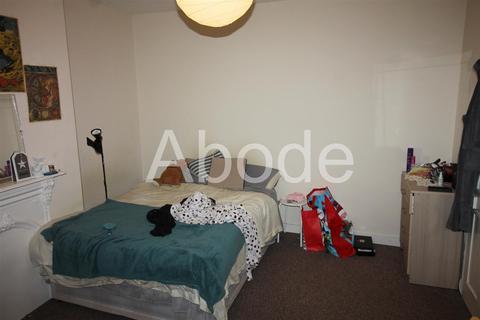 2 bedroom house to rent, Harold Road, Hyde Park, Leeds