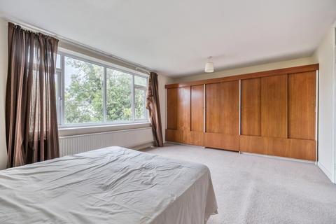 undefined, Belle Avenue, Berkshire RG6