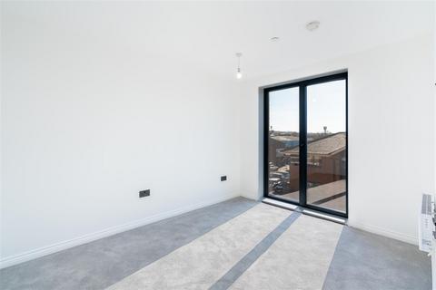 1 bedroom apartment to rent, Springwell Gardens, Whitehall Road, Leeds LS12
