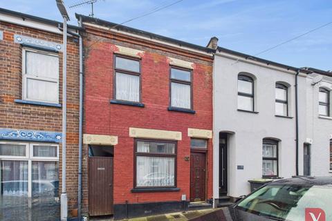 Warwick Road West, Luton LU4