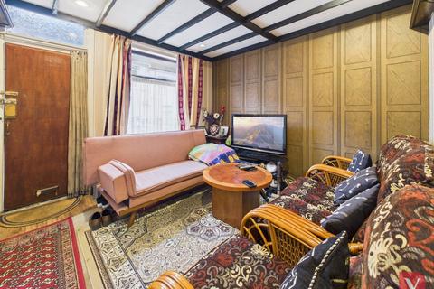 undefined, Warwick Road West, Luton LU4