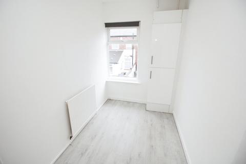 2 bedroom terraced house to rent, Colborne Avenue, Greater Manchester SK5
