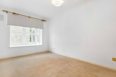 2 bedroom flat to rent, Cedar Terrace, Richmond TW9