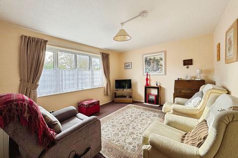 1 bedroom ground floor flat for sale, 17 Plastirion Court, Russell Road, Rhyl, LL18 3DJ