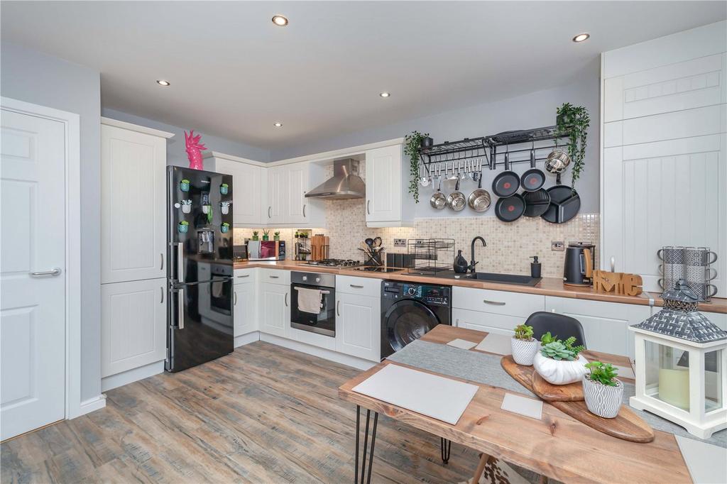 Kitchen/Dining Area