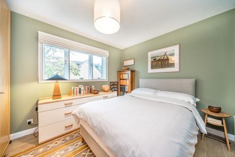 undefined, Oak Lane, Isleworth TW7