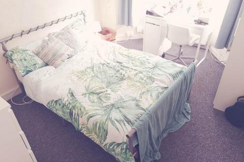 5 bedroom house to rent, Dogfield Street, Cathays, Cardiff