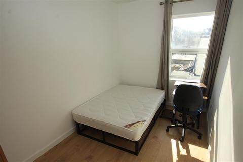 1 bedroom in a house share to rent, Charminster Road, Bournemouth