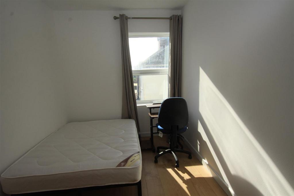 Bed 4 -1.JPG