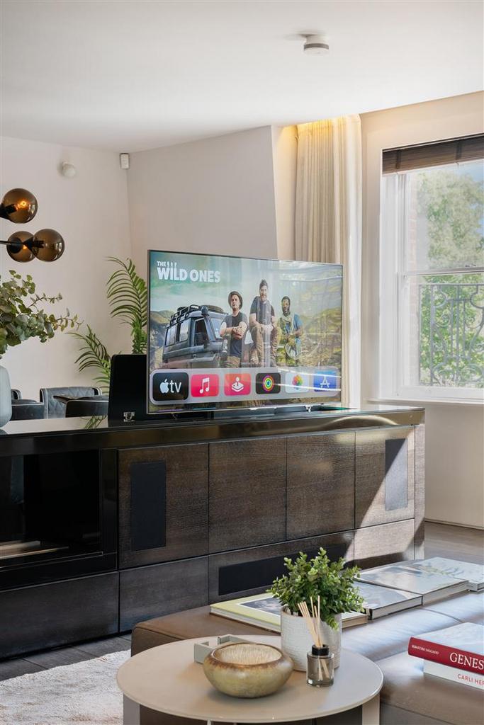 Flat A, 54 Cadogan Square Hi-45.jpg