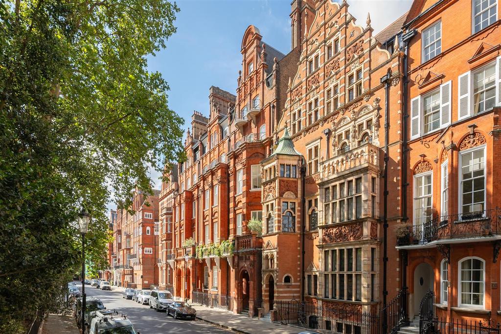 Flat A, 54 Cadogan Square Hi-43.jpg