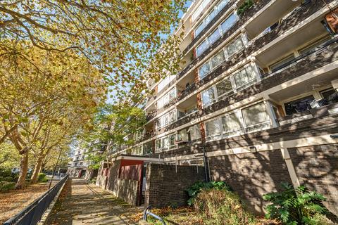 Flat 15, Aberfeldy House John Ruskin Street, London, SE5 0XQ