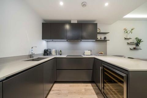 undefined, Leman Street, London E1