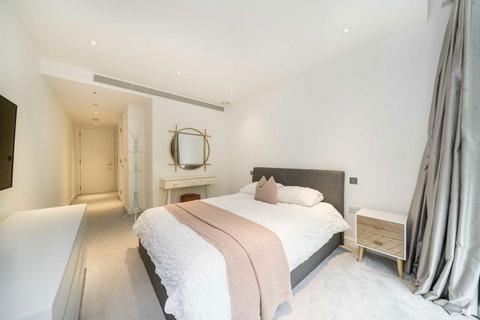 undefined, Leman Street, London E1