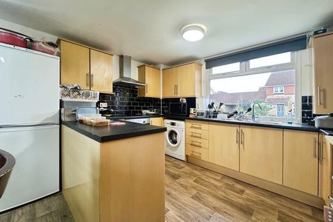 4 bedroom terraced house for sale, Chesters Avenue, Longbenton, Newcastle upon Tyne, NE12