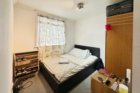 4 bedroom terraced house for sale, Chesters Avenue, Longbenton, Newcastle upon Tyne, NE12