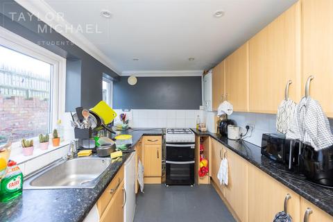 4 bedroom terraced house to rent, Bentham Road, Brighton