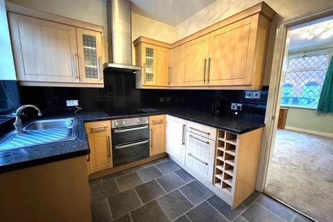2 bedroom terraced house to rent, Livingstone Street, Leek