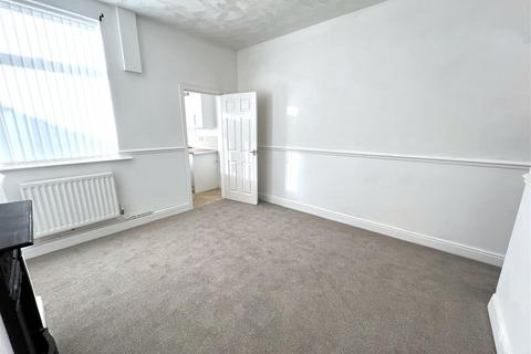 2 bedroom terraced house to rent, Campbell Terrace, Stoke-On-Trent ST1