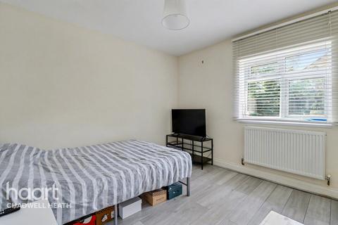 4 bedroom end of terrace house for sale, Valence Avenue, Dagenham