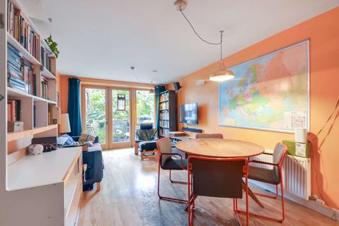 2 bedroom apartment for sale, at Saffron House, Ramsgate Street, London E8