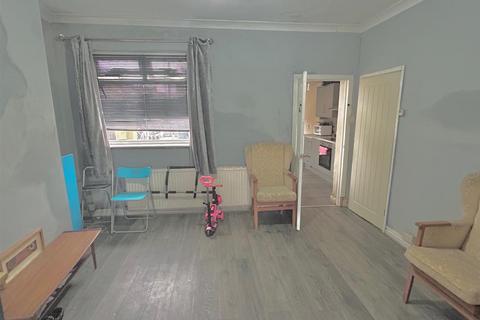 undefined, Leigh Road, Leigh
