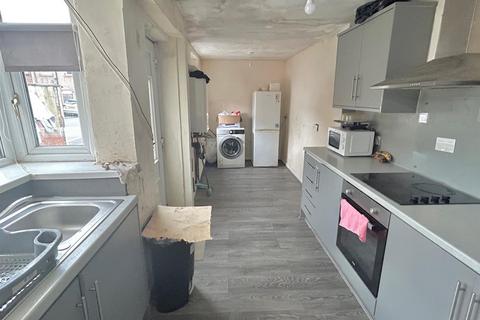 undefined, Leigh Road, Leigh