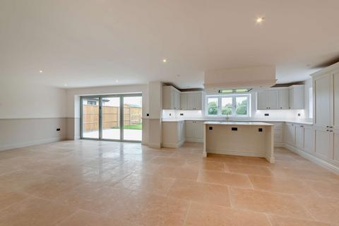 4 bedroom detached house for sale, Silchester Road, Little London, Tadley, Hampshire