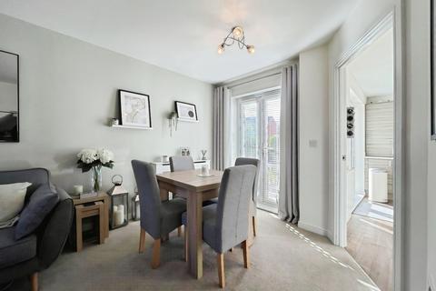 3 bedroom semi-detached house for sale, Lynwood Way, South Shields, Tyne and Wear, NE34 8DA