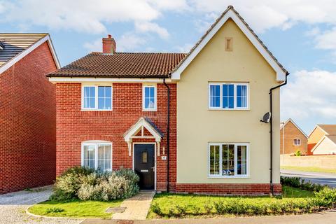 4 bedroom detached house for sale - Royal Sovereign Avenue, Norwich