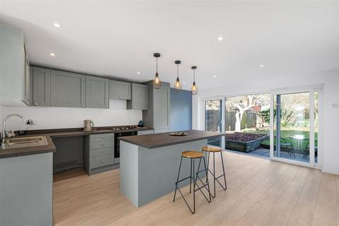 4 bedroom detached house for sale, Arundel Road, Peacehaven