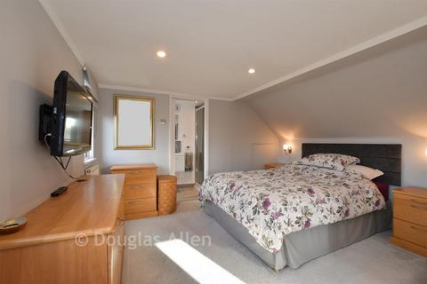 4 bedroom detached house for sale, Blake Hall Drive, Wickford, Essex
