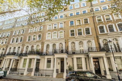 undefined, Beaufort Gardens, Sloane Square, London, SW3