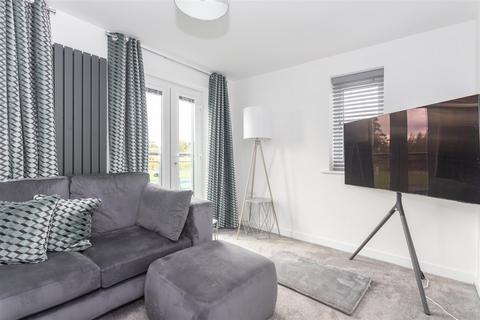 3 bedroom townhouse for sale, Willowbay Drive, Great Park, NE13