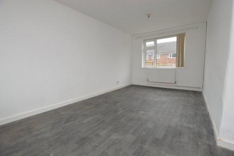 2 bedroom townhouse to rent, Borsdane Avenue, Hindley