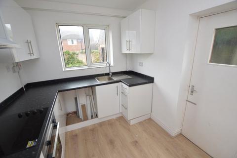 2 bedroom townhouse to rent, Borsdane Avenue, Hindley