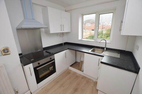 2 bedroom townhouse to rent, Borsdane Avenue, Hindley