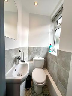 6 bedroom terraced house to rent, Victoria Street, Reading RG1