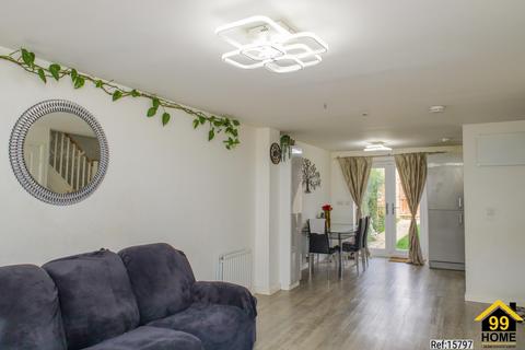 3 bedroom semi-detached house to rent, Over court Gardens, Patchway, Bristol, United Kingdom, BS34