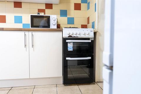 5 bedroom house share to rent, Mayo Road, Brighton