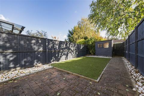 38 Pennington Way, London, SE12 9QB